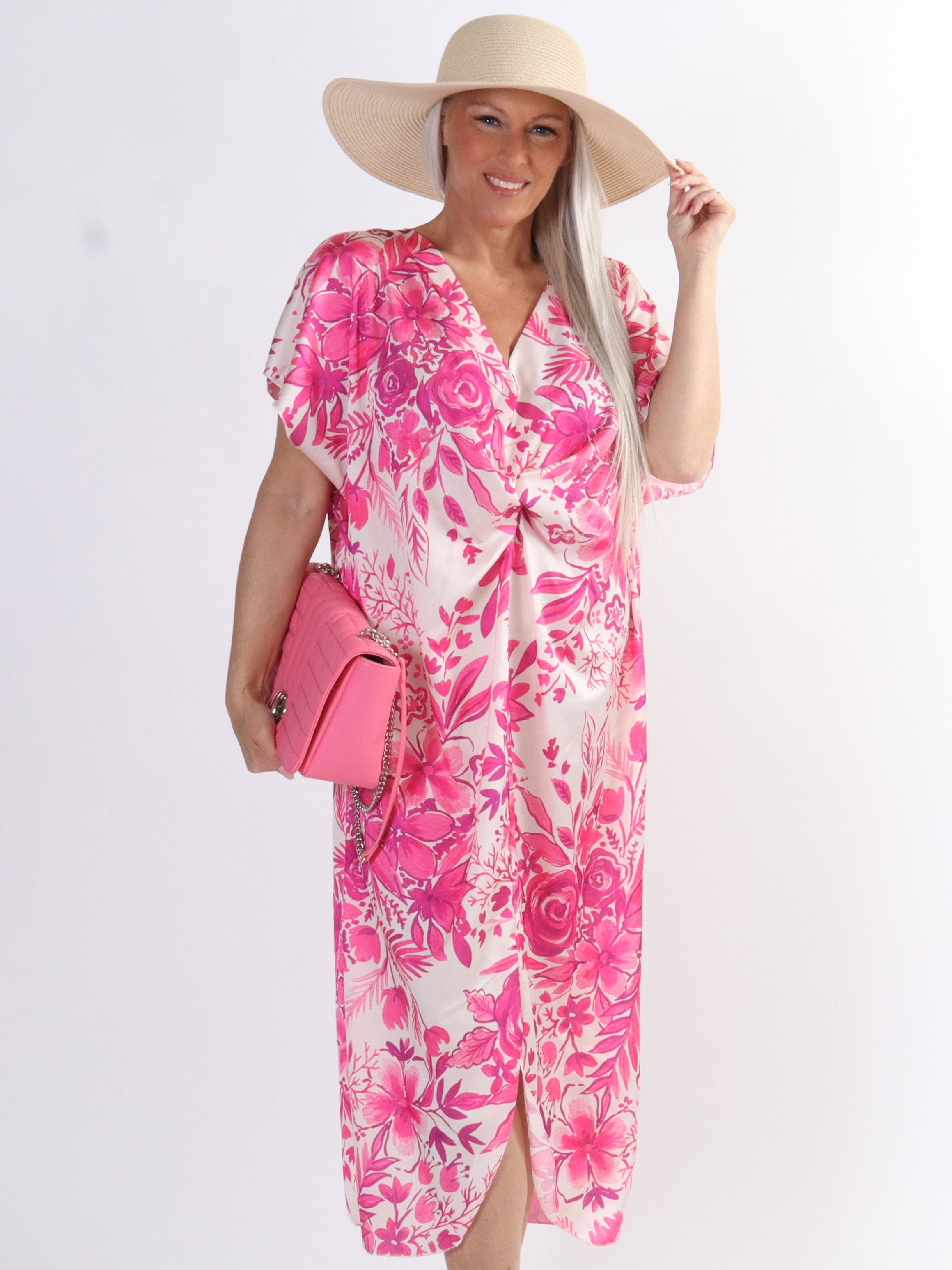 Juno Flower - Plus size klänning i sidenlook med blommigt tryck